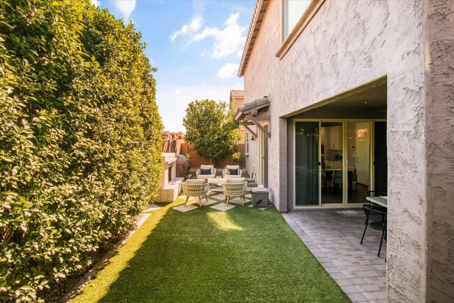 Building Photo - 1063 N 70th Way