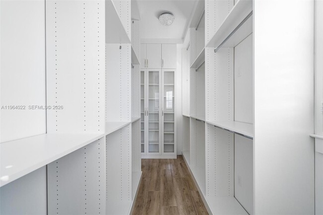 Building Photo - 1757 NE 9th St