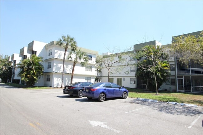 Building Photo - 4235 N University Dr