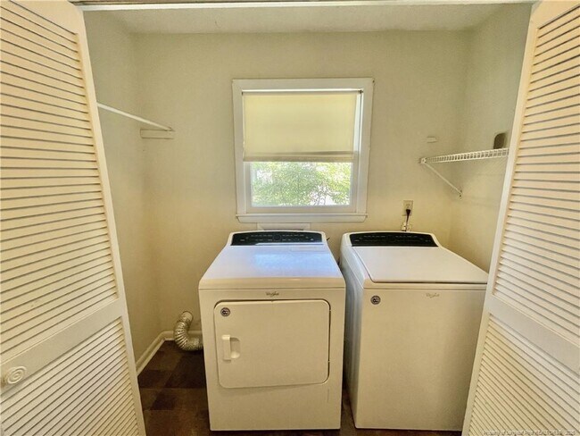 Building Photo - 384 Bahama Loop