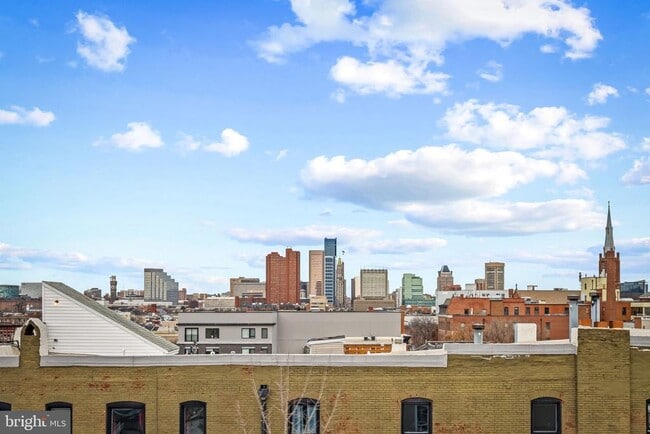 Building Photo - 1402 Light St