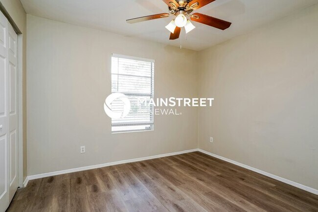 Building Photo - 3 Bedroom Pet-Friendly Home in Cape Coral, FL with Main Street Renewal