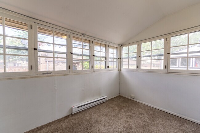 Building Photo - 2621 N York Ct