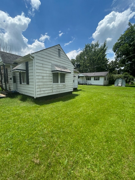 Building Photo - 473 S Thornton Ave
