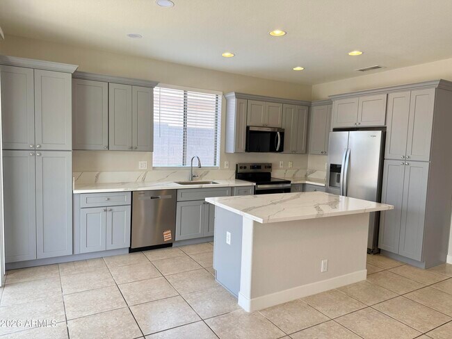 Building Photo - 6558 W Townley Ave