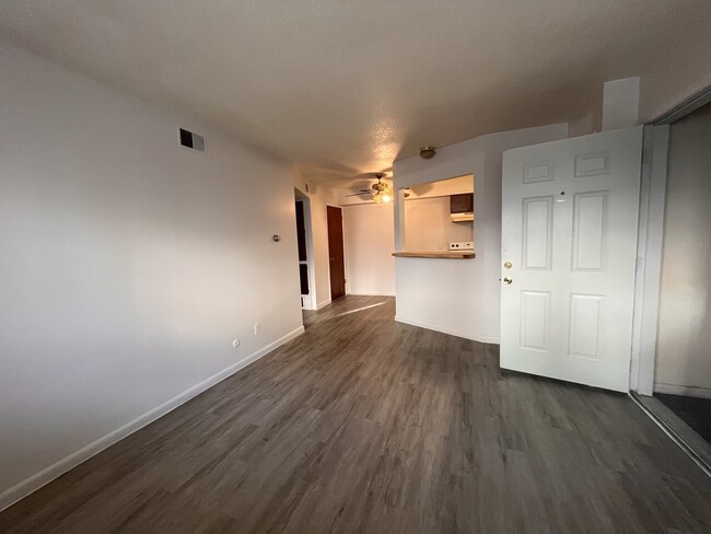 Building Photo - 320 Landing