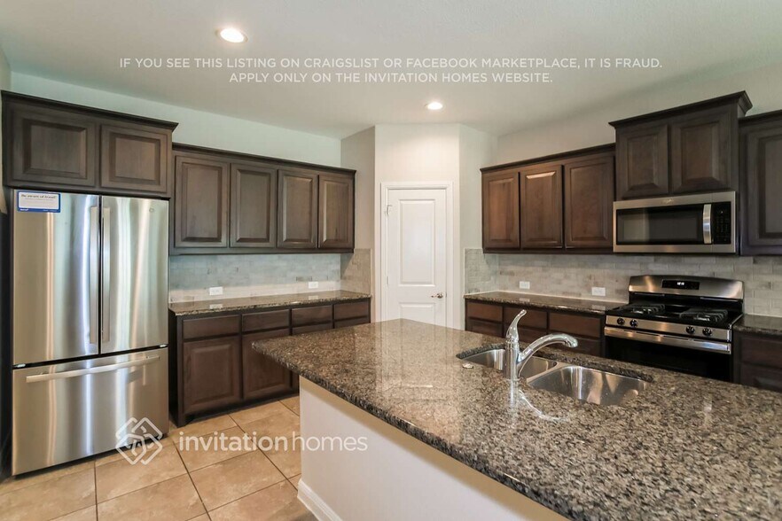 Building Photo - 1517 Bunting Dr