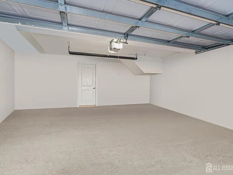 Building Photo - 606 Bayside Ct