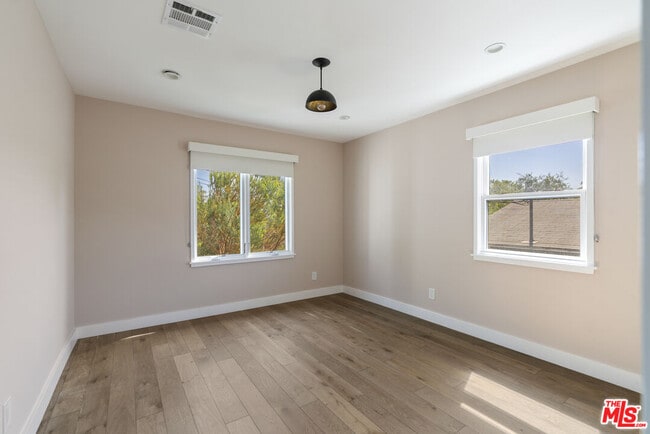 Building Photo - 4031 Camero Ave