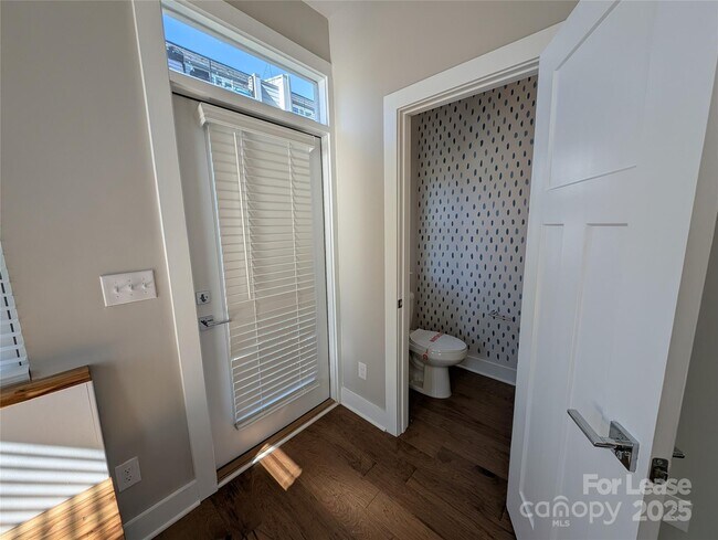 Building Photo - 2322 Elizabeth Ml Pl