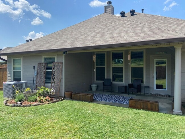 Building Photo - 166 Cullom Dr