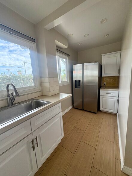 Kitchen 2 - 8512 Saturn St