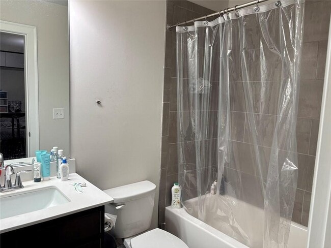Building Photo - 7866 Laurel Crest Dr