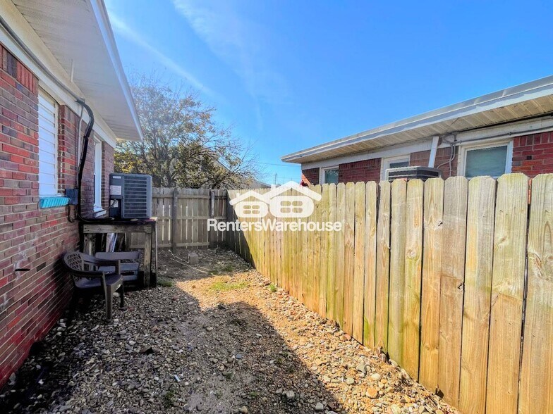 Building Photo - 1375 W Ocean View Ave