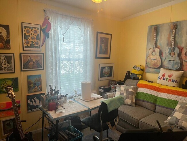 Building Photo - 5904 SW 59th Ln