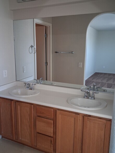 Building Photo - 8011 Torremolinos Ave