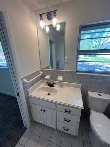 Building Photo - 1501 W Chestnut St