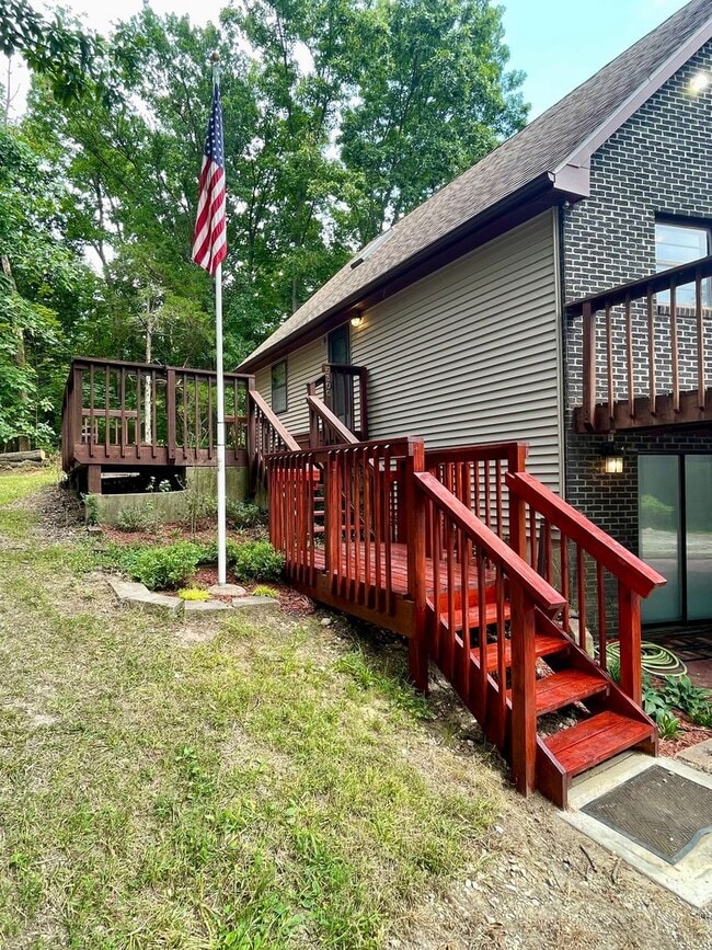 Building Photo - Unique 4 Bedroom Home on Dead-End Road w/ 6 Acres