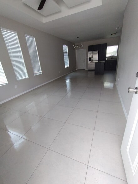 Primary Photo - Shary Manor