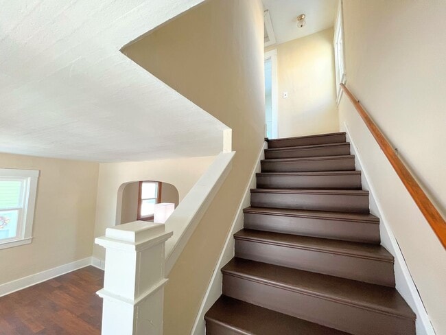 Building Photo - Sunny, Energy-Efficient Home in a Quiet, Close-to-Everything Neighborhood