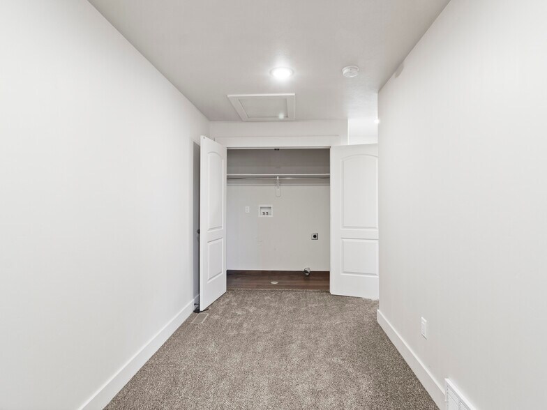 Building Photo - 38 S 480 W