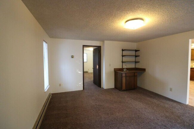 Building Photo - 497 Scenic Dr