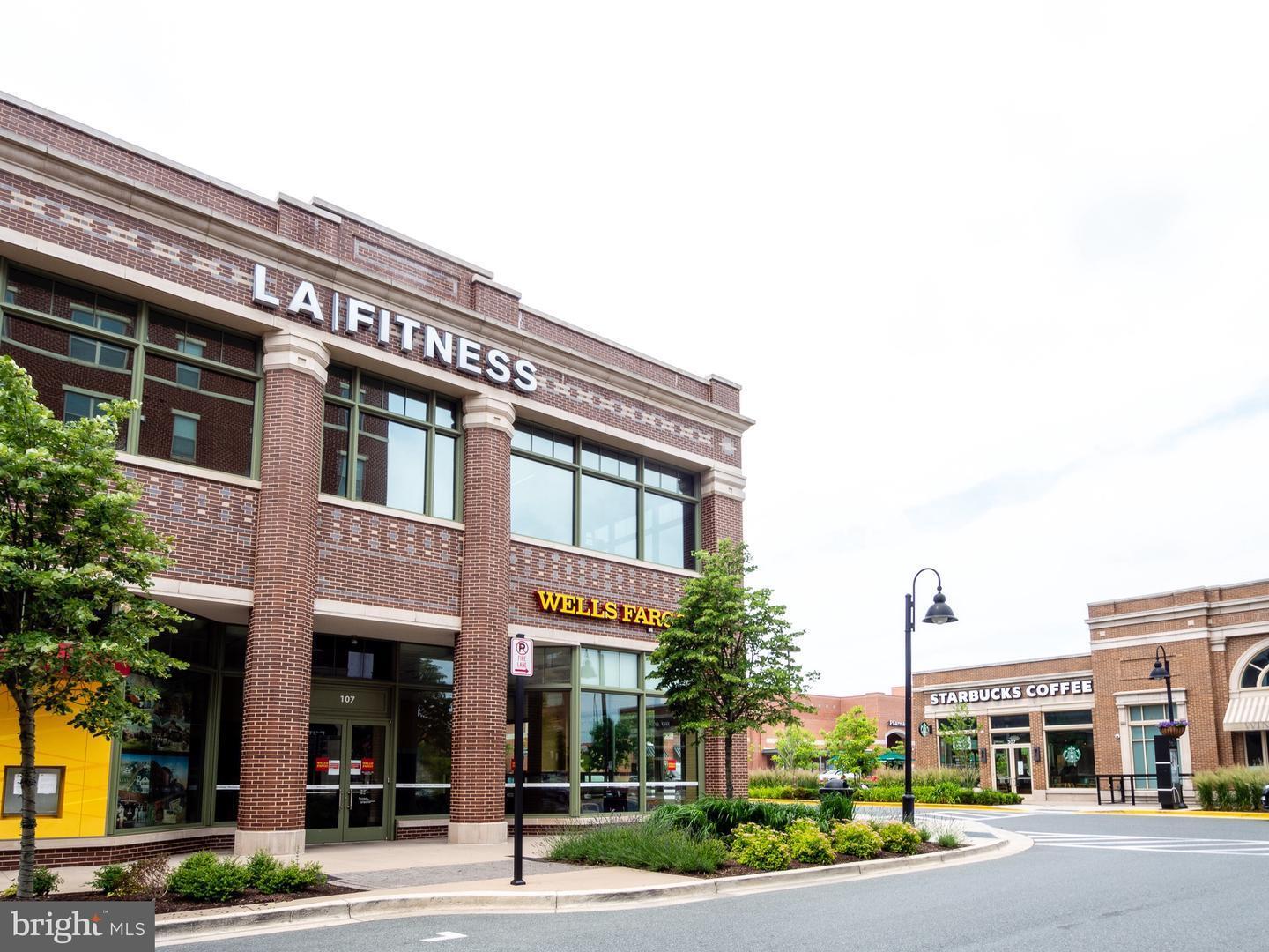 Building Photo - 727 Crown Park Ave