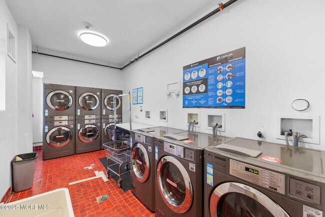 Building Photo - 400 Deal Lake Dr