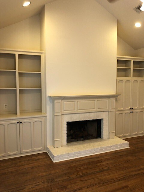 Building Photo - Beautiful 3 bedroom on corner lot in Azalea Lakes
