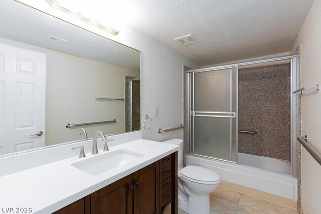 Building Photo - 5081 River Glen Dr