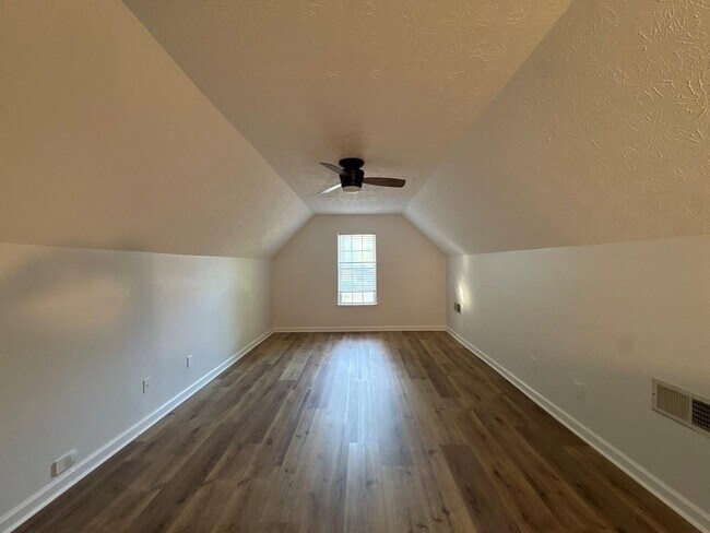 Building Photo - 1925 Heatherton Rd