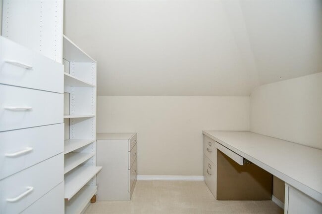 Building Photo - 2124 Nantucket Dr