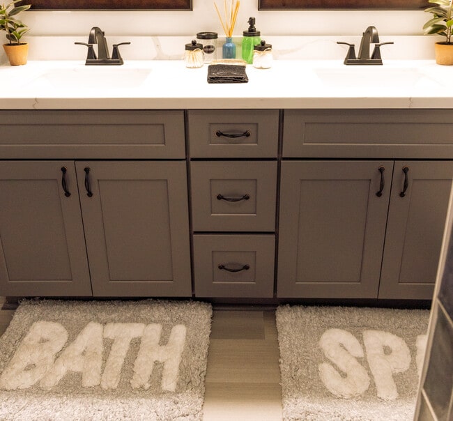 Building Photo - 431 Leboeuf St