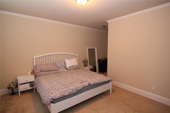 Building Photo - 1660 Jardin Ct