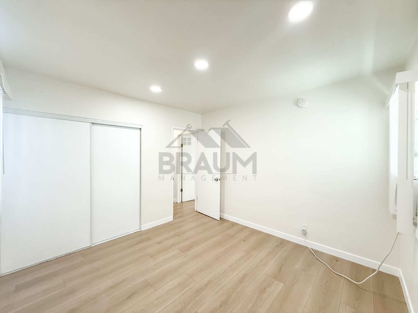 Building Photo - 7339 Woodman Ave