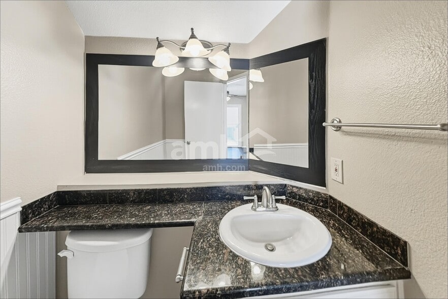 Building Photo - 1474 Lodgepole Dr