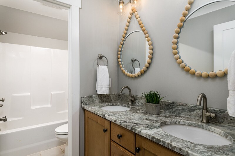 Building Photo - 8508 Peony Dr