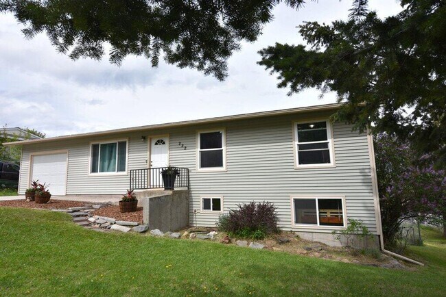 Building Photo - 222 Ridgeway Dr