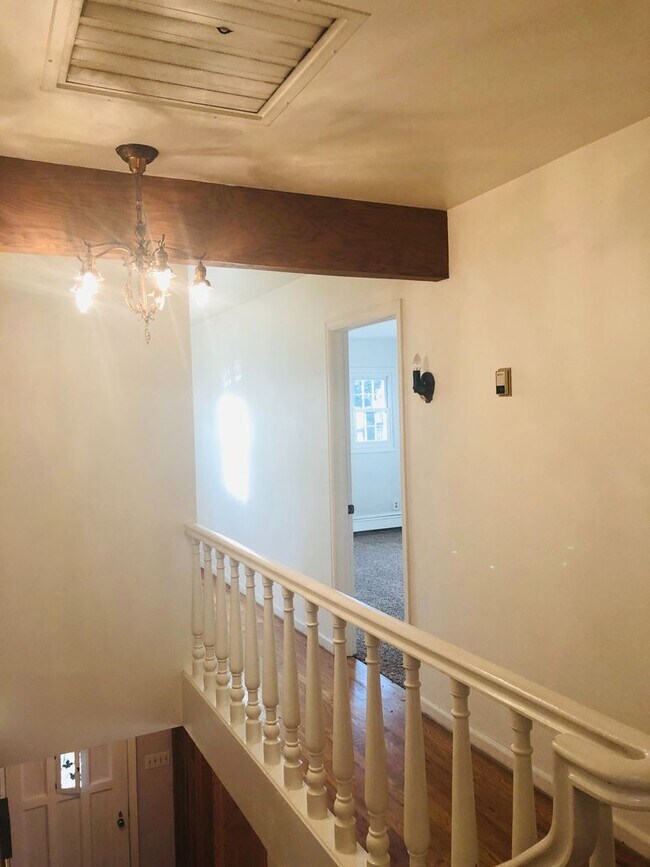 Building Photo - Two Story Single Family Home in the Roseda...