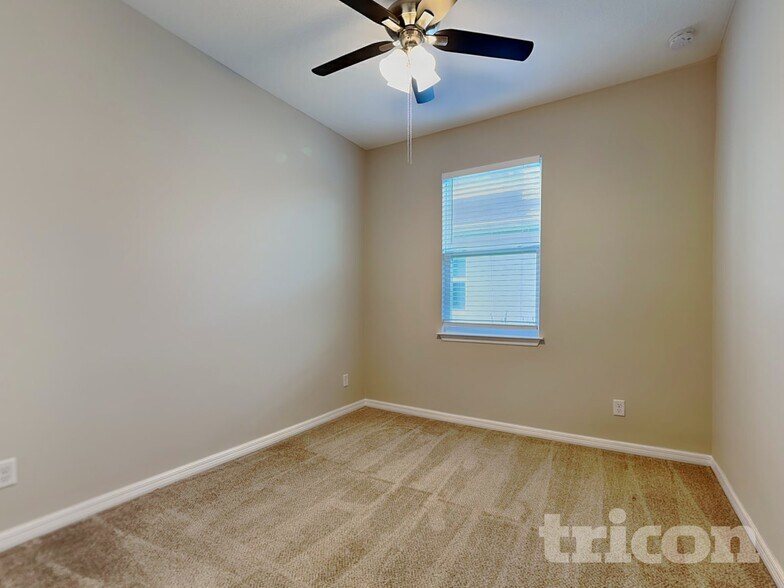 Building Photo - 5227 Little Stream Ln