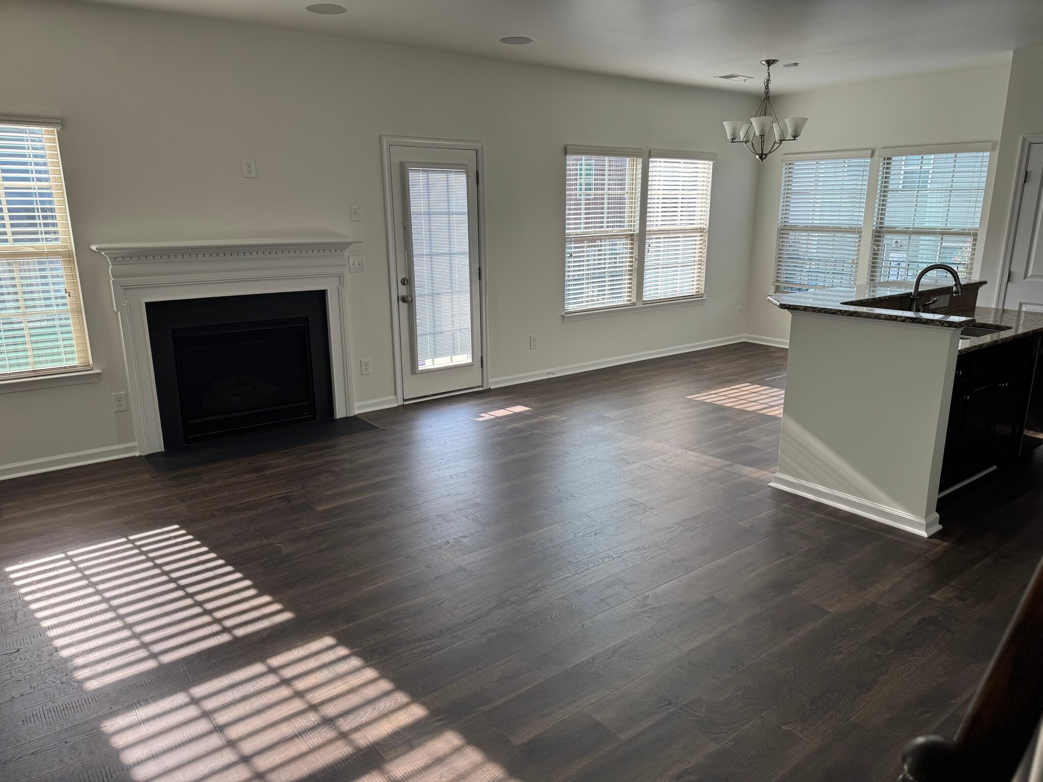 Building Photo - 1818 Fleetwood Dr