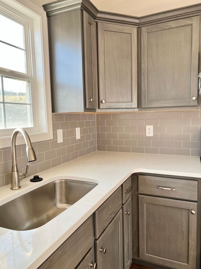 Building Photo - Spacious 3 bed 2 bath in Labadie, MO