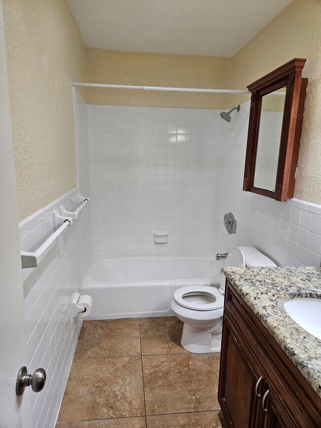 Building Photo - 1907 NE 2nd St