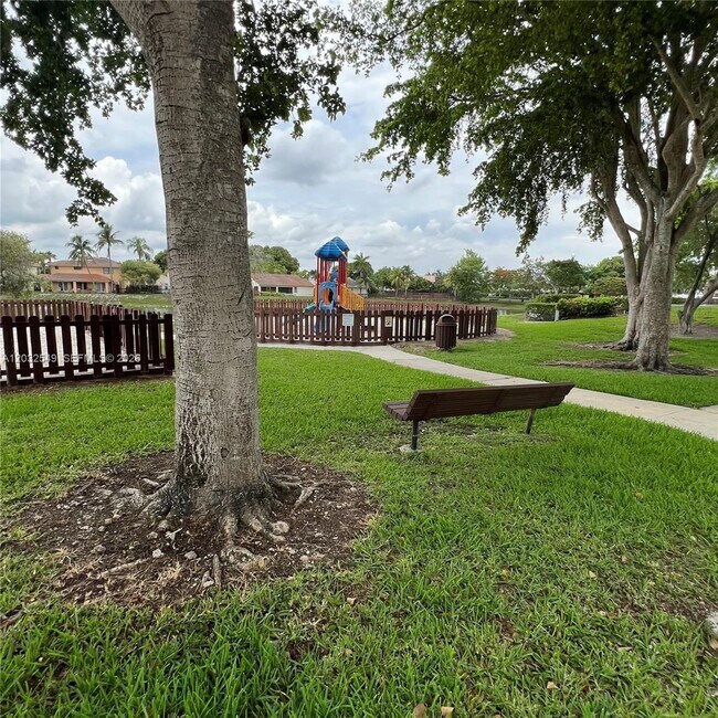Building Photo - 15272 SW 46th Ln