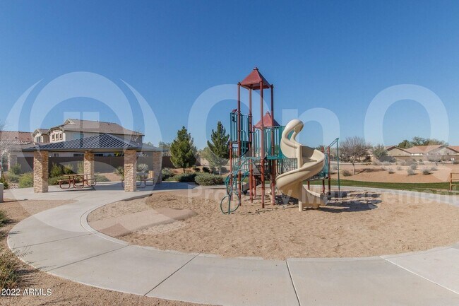 Building Photo - 1686 W Paisley Dr