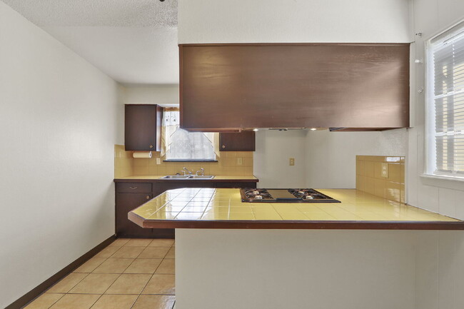 Building Photo - 5440 Viceroy Dr