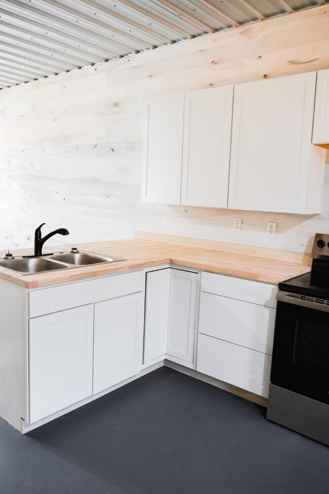 Building Photo - 68 Ted Gran Ln