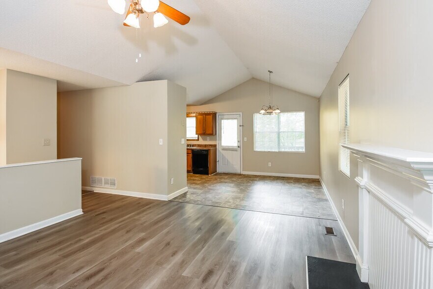Building Photo - 52 Saddle Ln NW