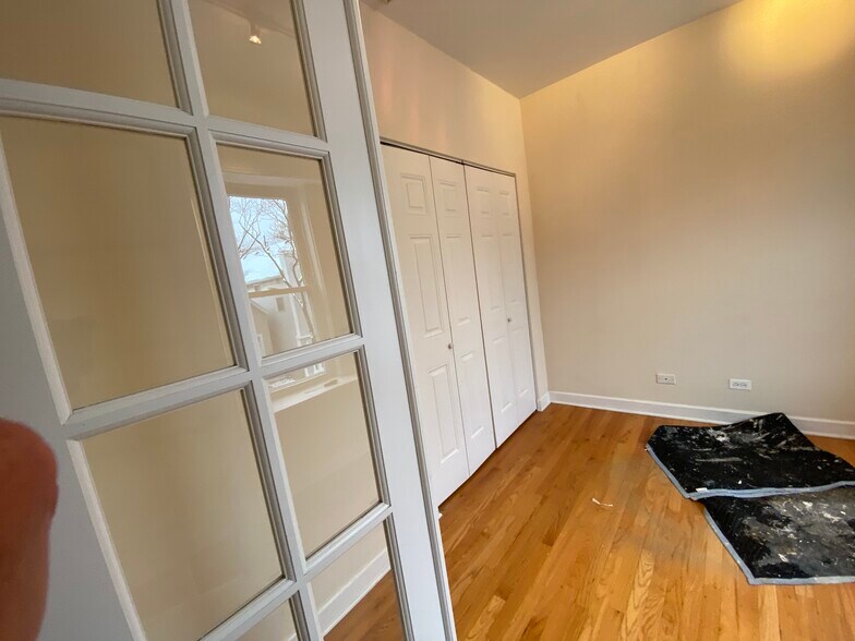 Building Photo - 3246 N Clifton Ave