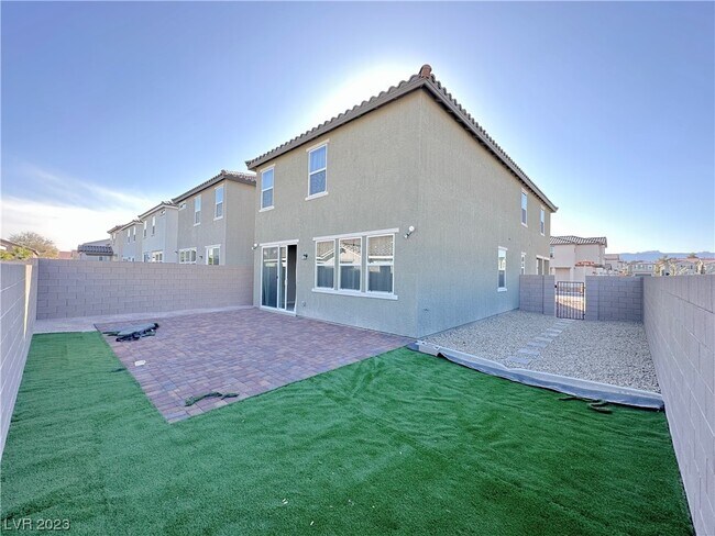 Building Photo - 5722 Prima St